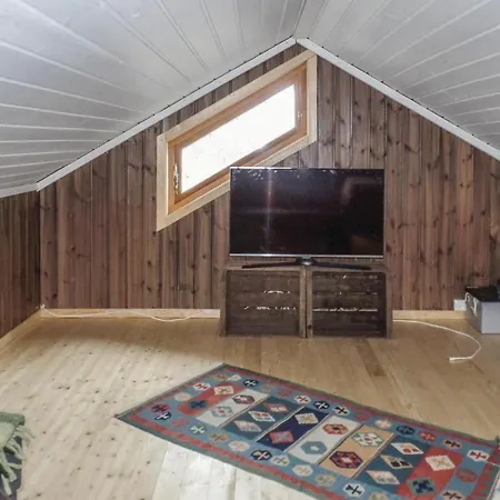 Three-bedroom Holiday In * Bagn
